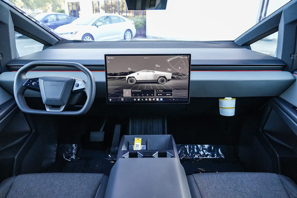 Thumbnail: 2026 Tesla Cybertruck - 2