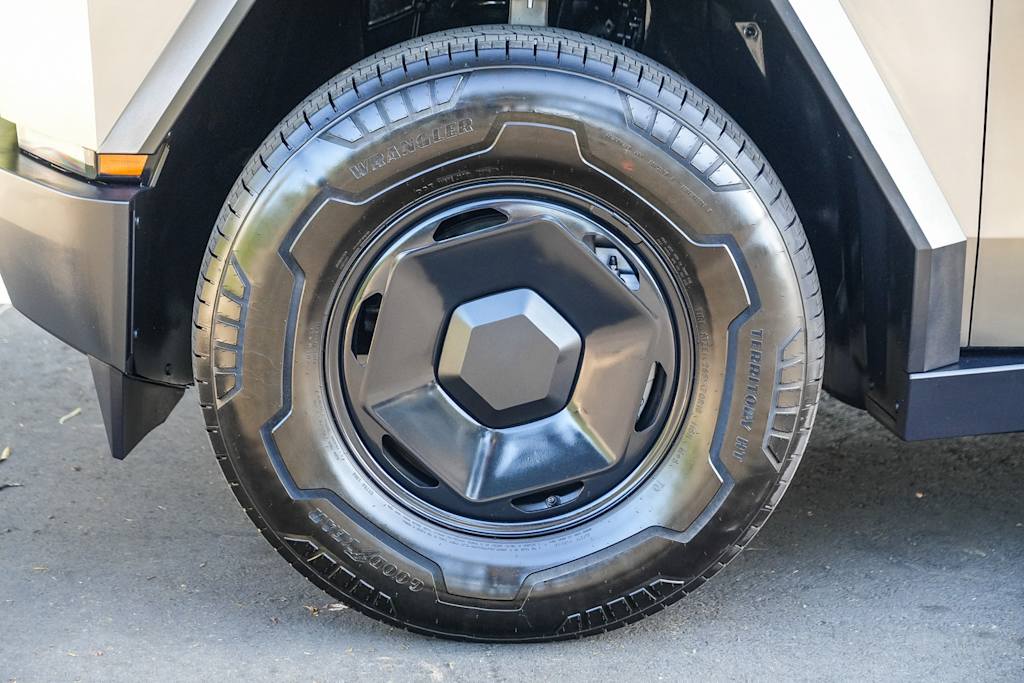 Thumbnail: 2026 Tesla Cybertruck - 16