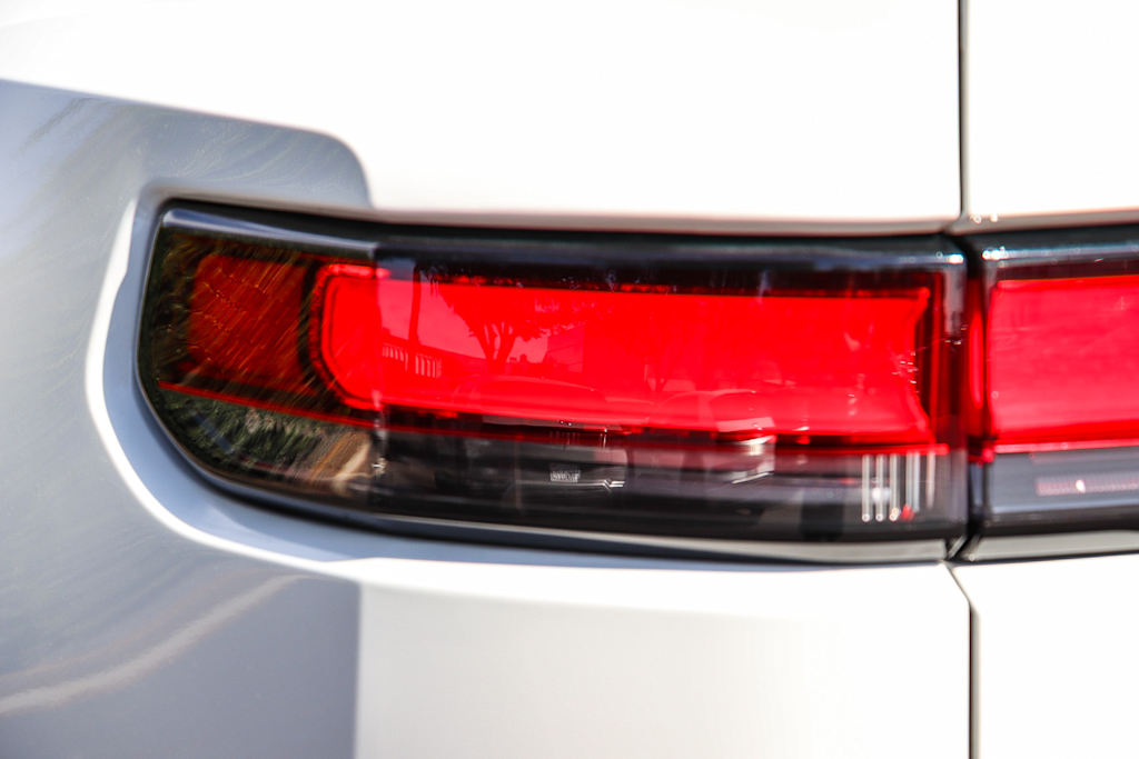 Thumbnail: 2025 Rivian R1S - 18