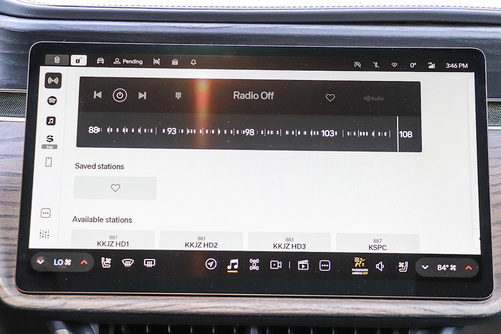 Thumbnail: 2025 Rivian R1S - 22