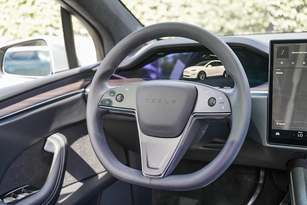 Thumbnail: 2023 Tesla Model X - 8