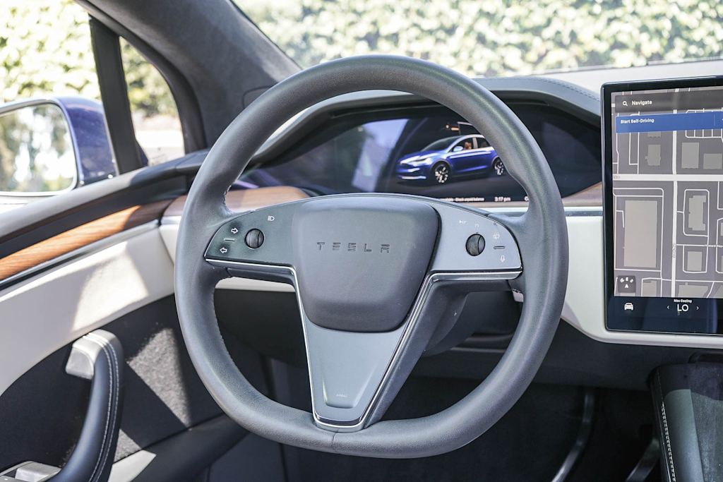 Thumbnail: 2023 Tesla Model X - 8