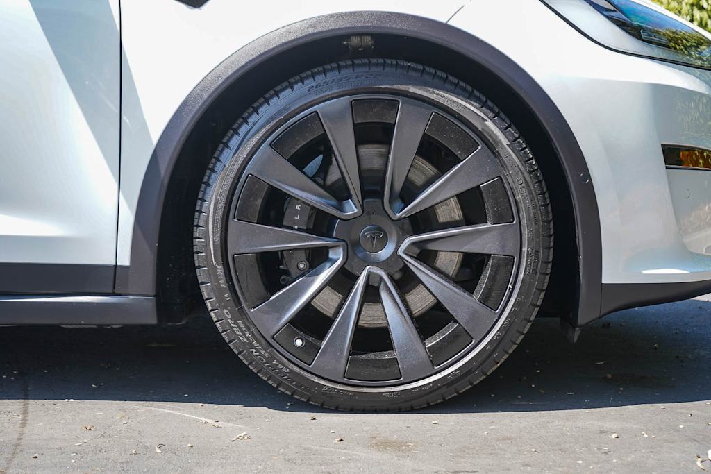 Thumbnail: 2023 Tesla Model X - 17