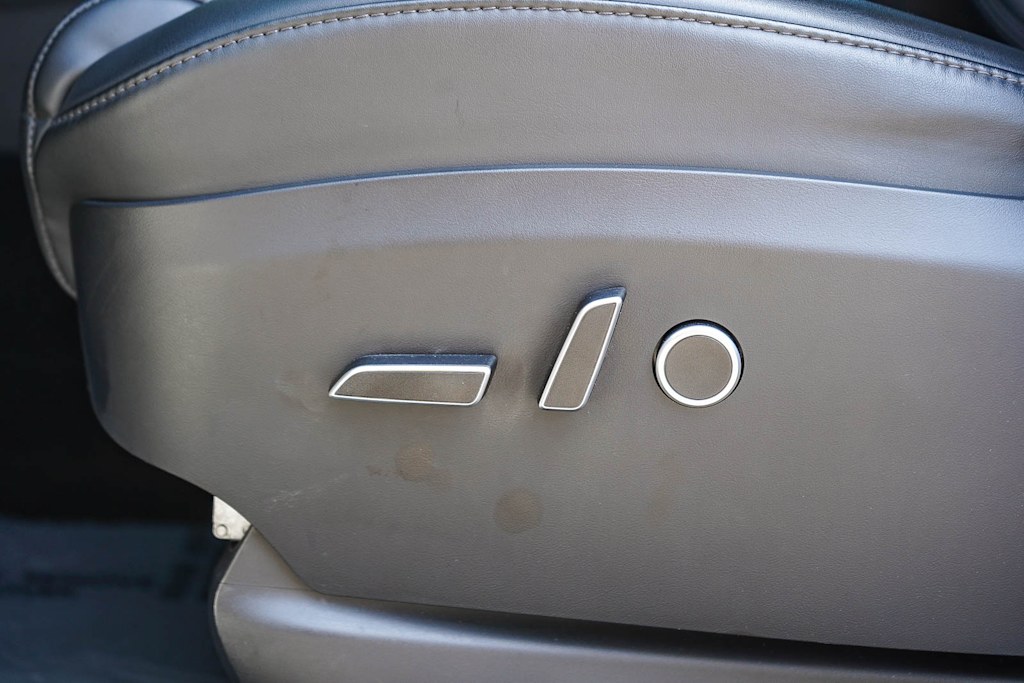 Thumbnail: 2023 Tesla Model X - 20