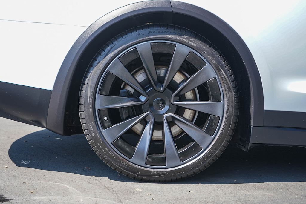 Thumbnail: 2023 Tesla Model X - 7