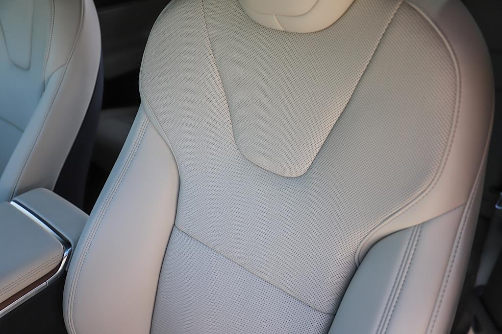 Thumbnail: 2025 Tesla Model X - 28