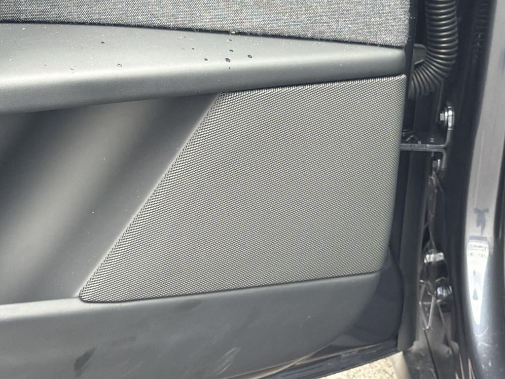 Thumbnail: 2023 Tesla Model X - 30