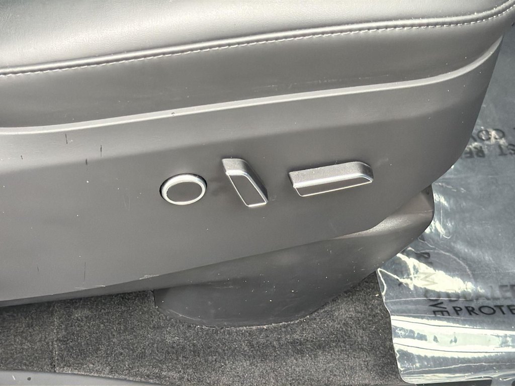 Thumbnail: 2023 Tesla Model X - 38