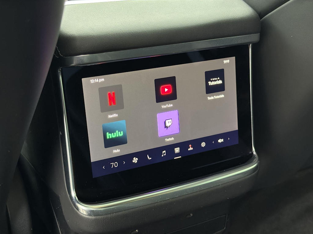 Thumbnail: 2023 Tesla Model X - 33