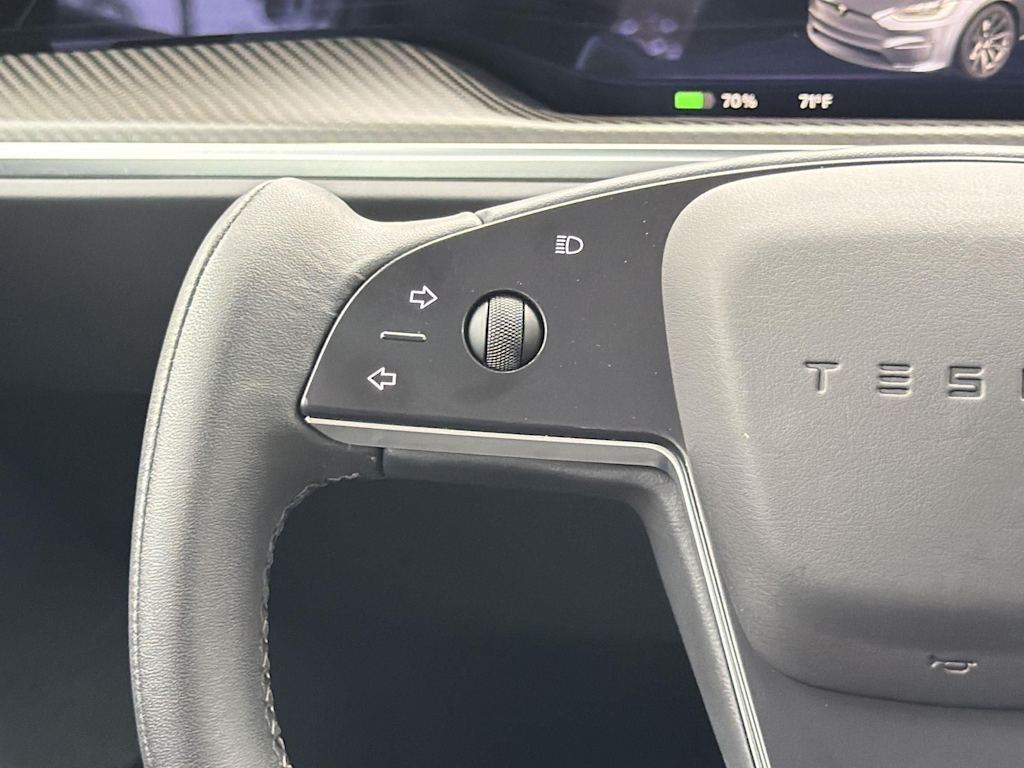 Thumbnail: 2023 Tesla Model X - 20