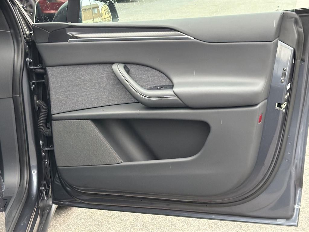 Thumbnail: 2023 Tesla Model X - 36