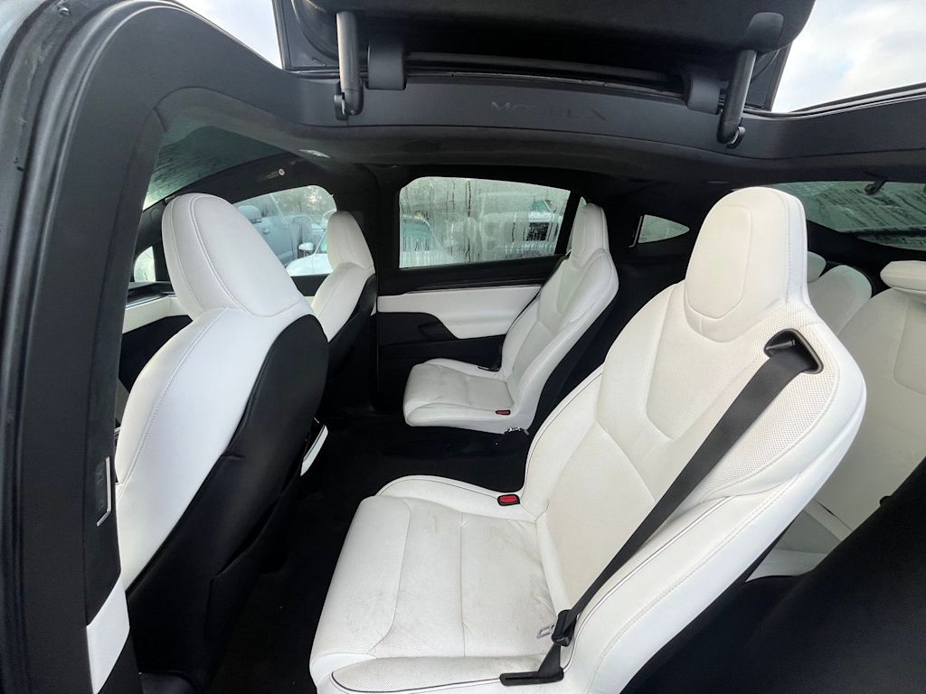 Thumbnail: 2022 Tesla Model X - 4