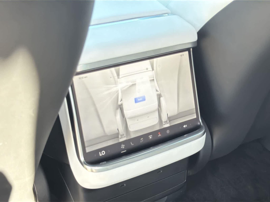 Thumbnail: 2023 Tesla Model X - 33