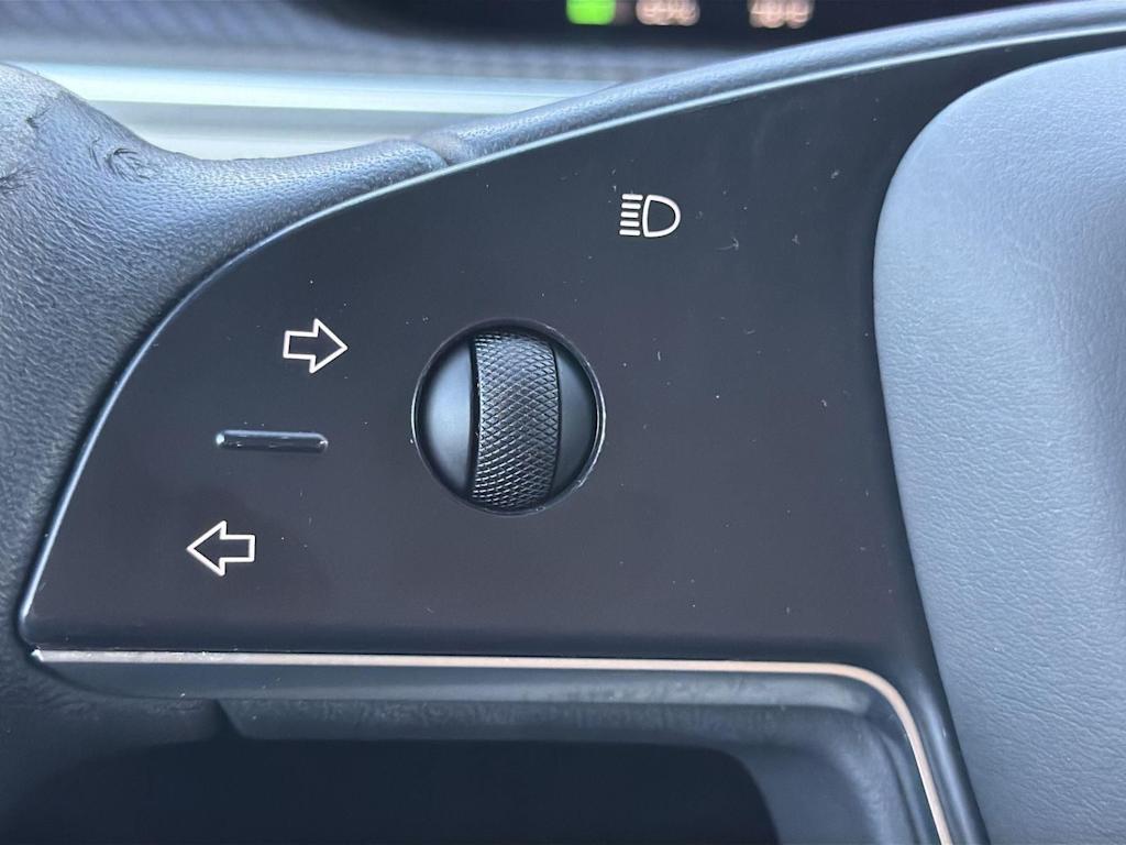 Thumbnail: 2023 Tesla Model X - 20