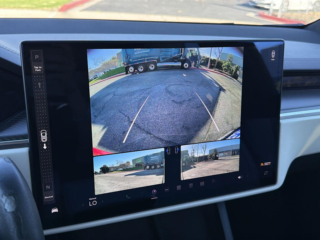 Thumbnail: 2023 Tesla Model X - 24