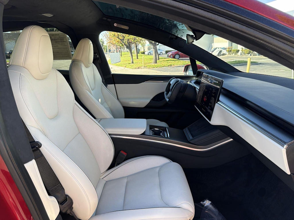 Thumbnail: 2023 Tesla Model X - 36