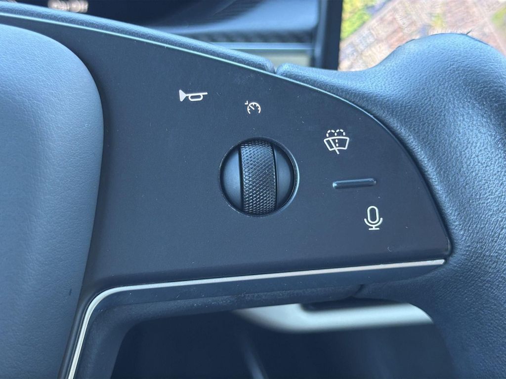 Thumbnail: 2023 Tesla Model X - 21