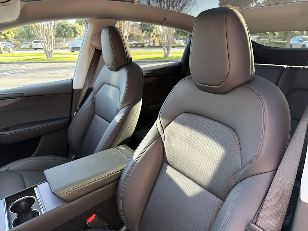 Thumbnail: 2026 Tesla Model Y - 10