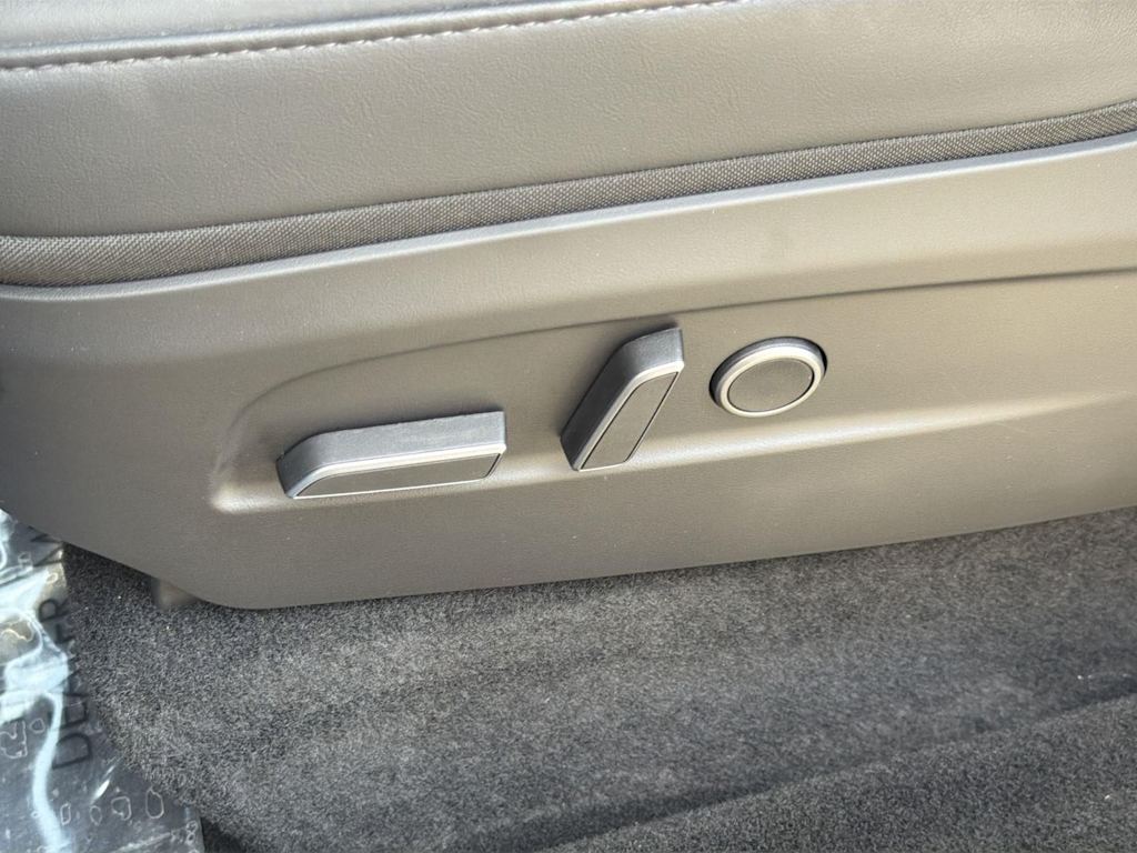 Thumbnail: 2026 Tesla Model Y - 31