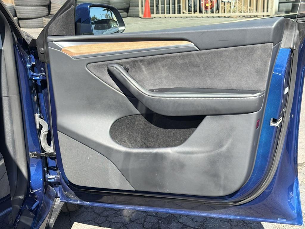 Thumbnail: 2024 Tesla Model Y - 35