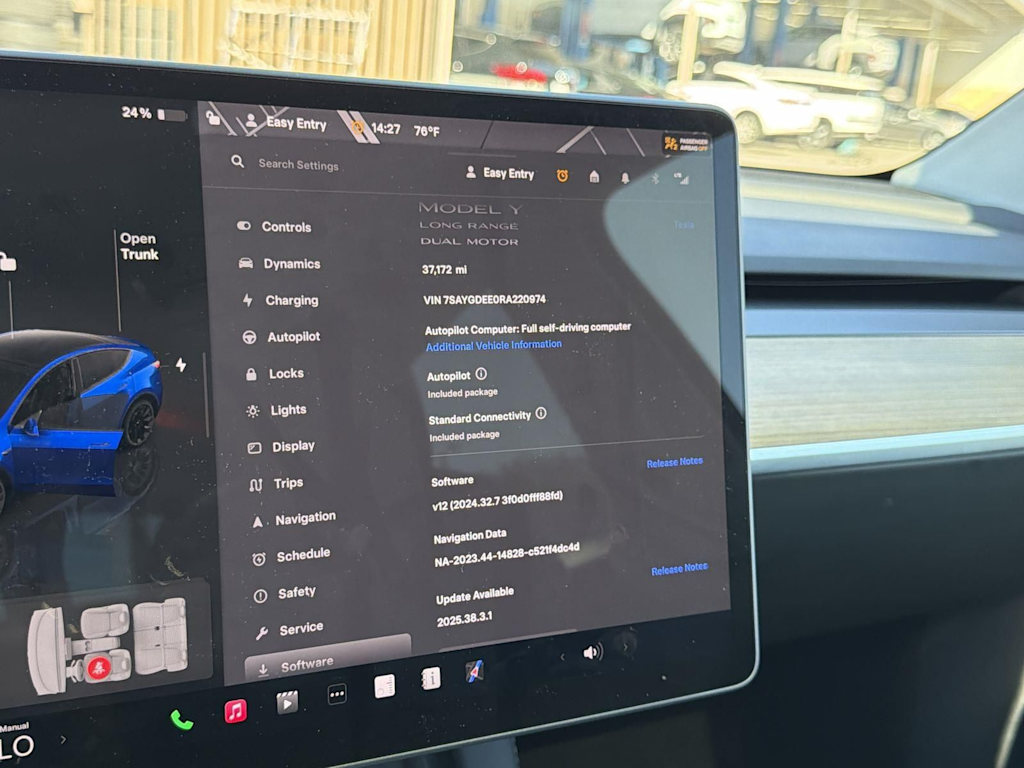 Thumbnail: 2024 Tesla Model Y - 27