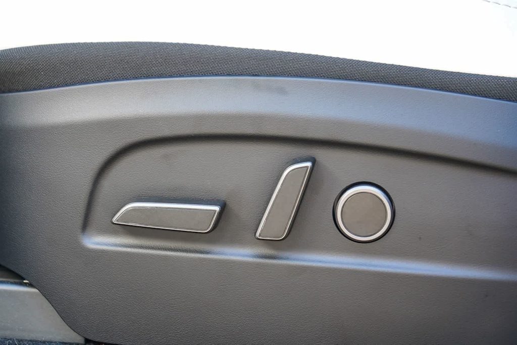 Thumbnail: 2026 Tesla Model Y - 21