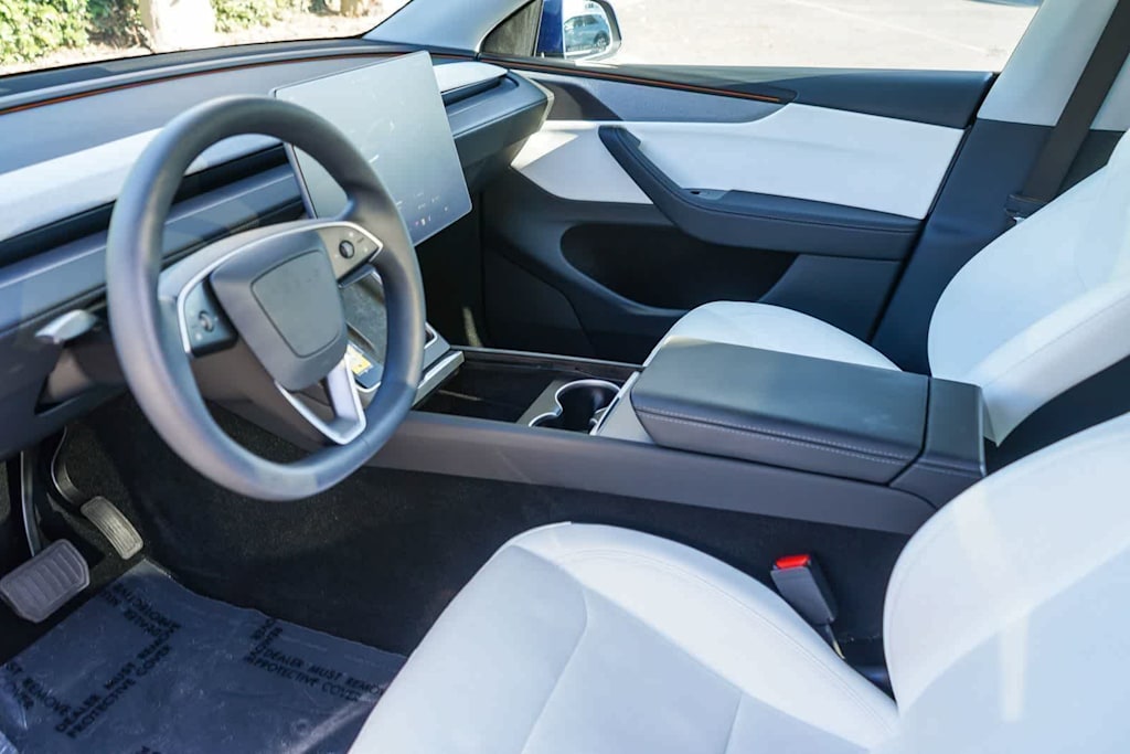 Thumbnail: 2026 Tesla Model Y - 9