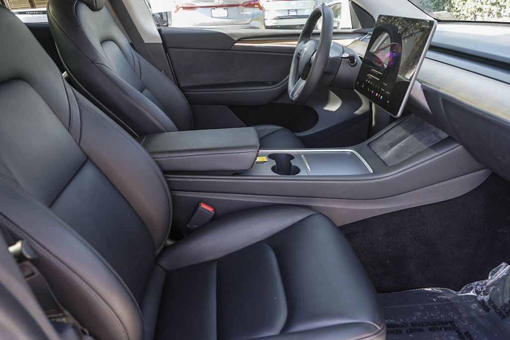 Thumbnail: 2023 Tesla Model Y - 8