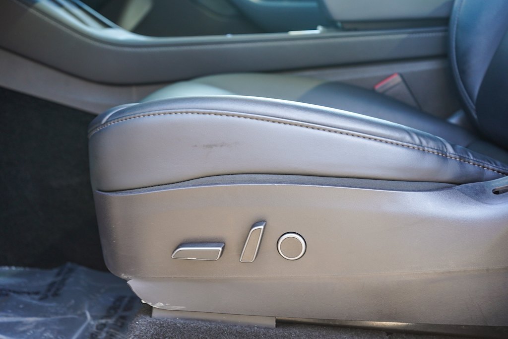 Thumbnail: 2022 Tesla Model Y - 19
