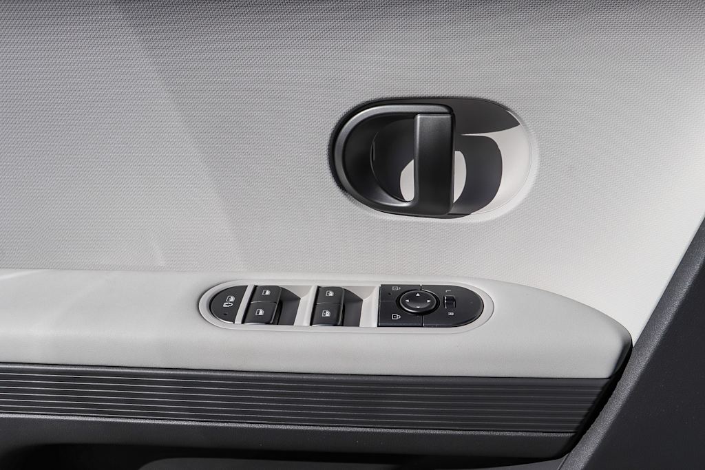 Thumbnail: 2026 Hyundai Ioniq 5 - 24
