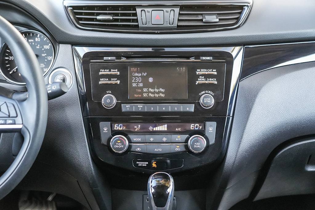 Thumbnail: 2018 Nissan Rogue Sport - 13