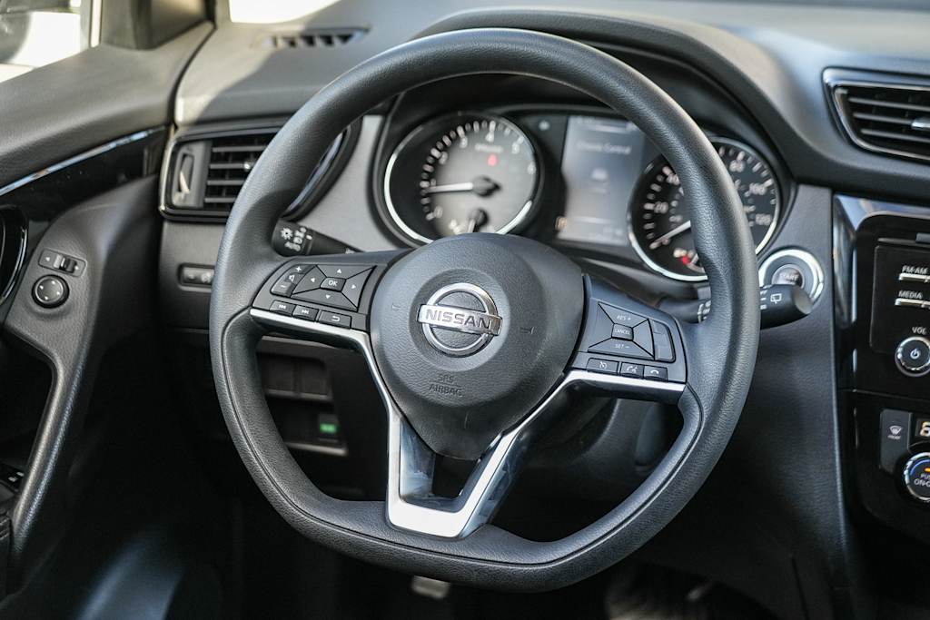 Thumbnail: 2018 Nissan Rogue Sport - 9