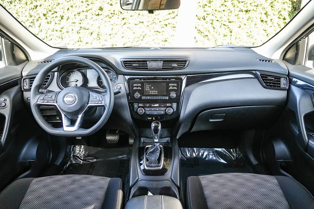 Thumbnail: 2018 Nissan Rogue Sport - 2