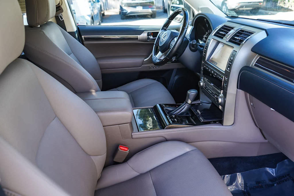 Thumbnail: 2021 Lexus GX - 9