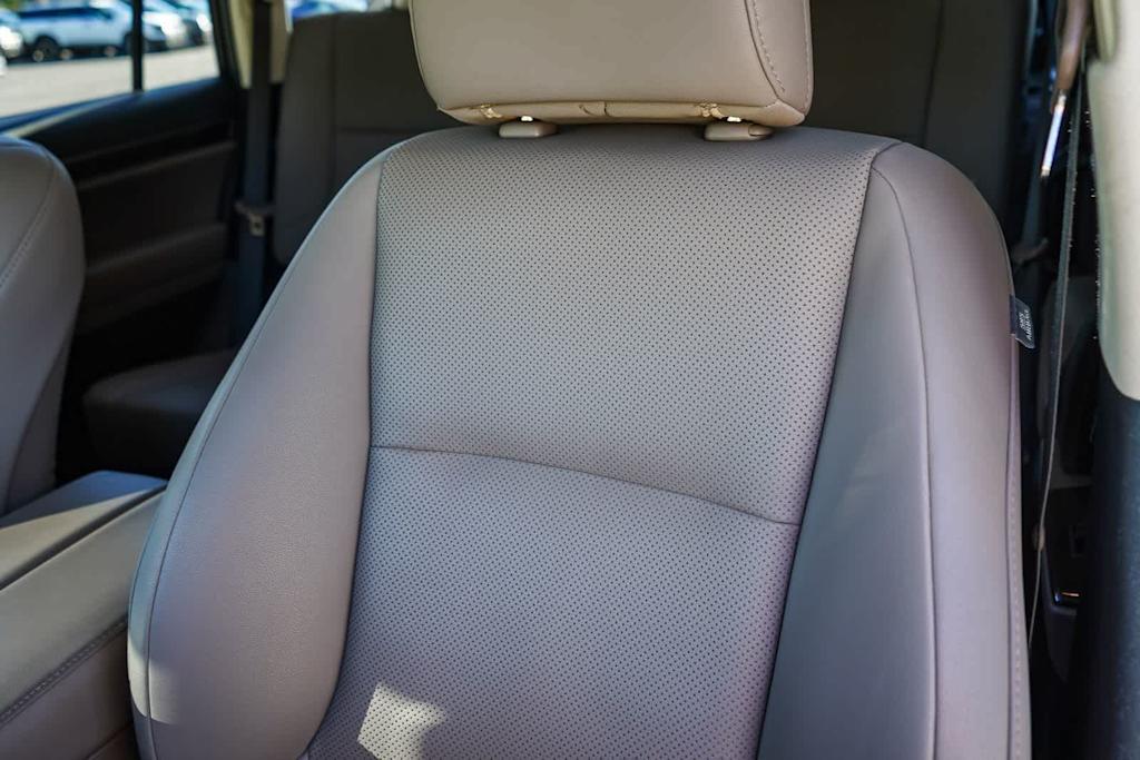 Thumbnail: 2021 Lexus GX - 10