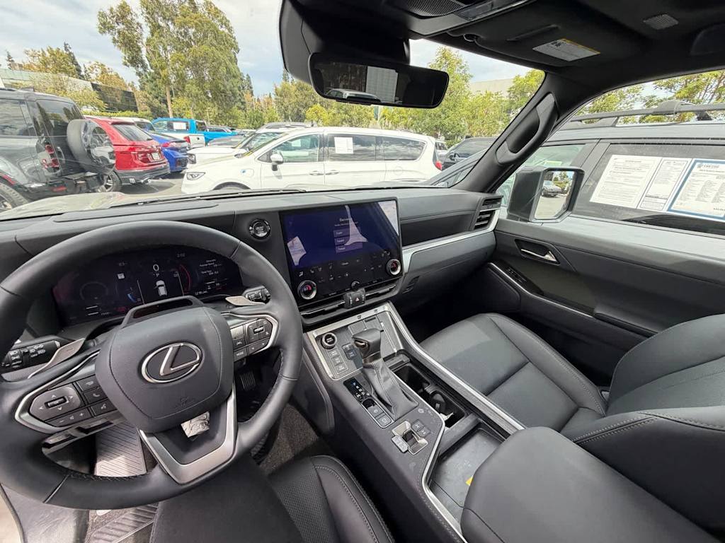 Thumbnail: 2025 Lexus ES - 2