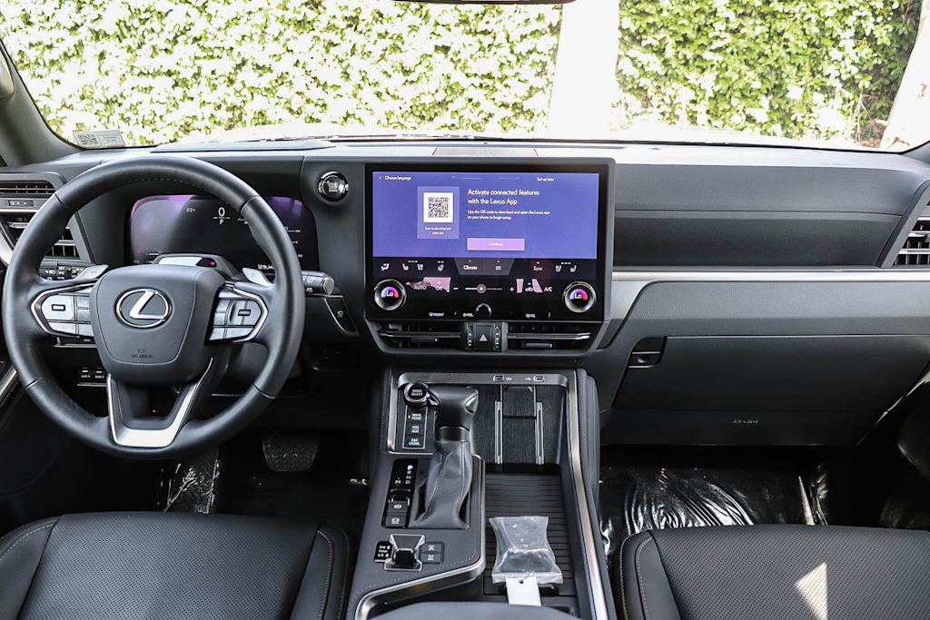 Thumbnail: 2025 Lexus ES - 2
