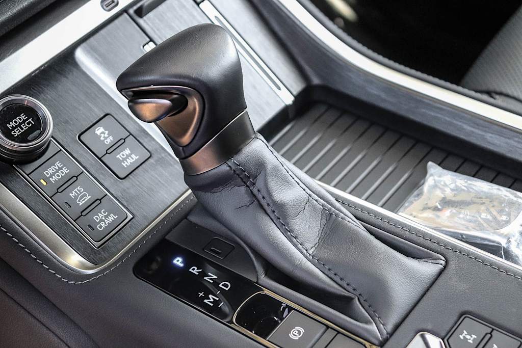 Thumbnail: 2025 Lexus ES - 14