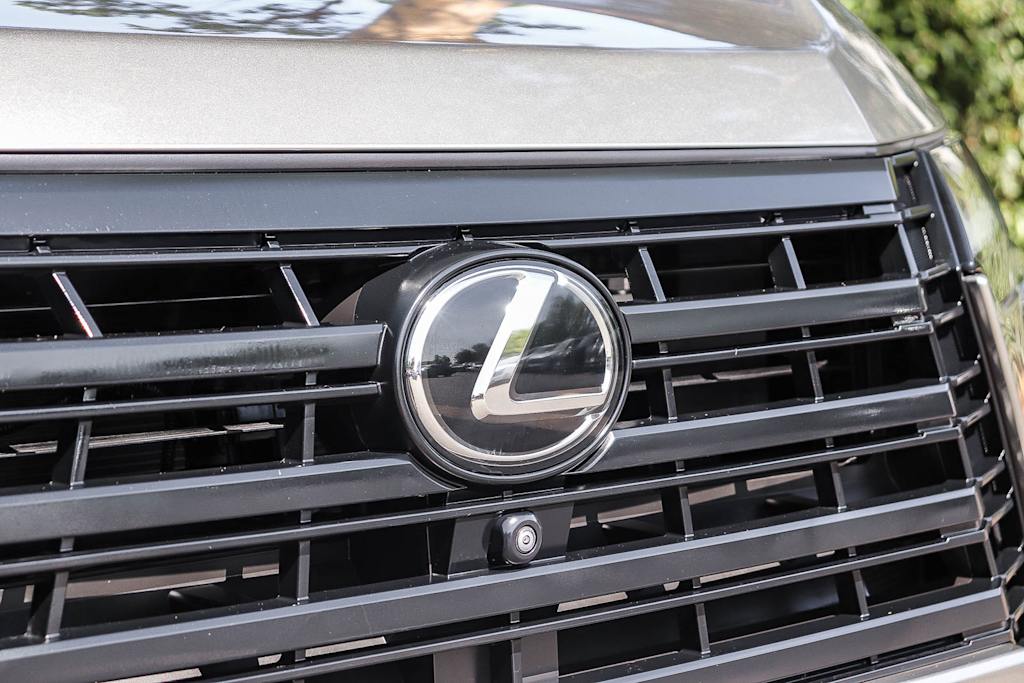 Thumbnail: 2025 Lexus ES - 6
