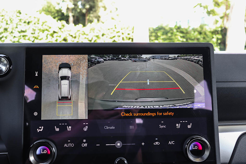 Thumbnail: 2025 Lexus ES - 28