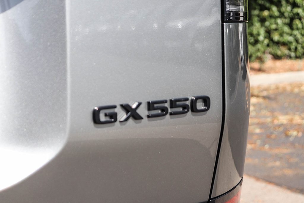 Thumbnail: 2025 Lexus ES - 23