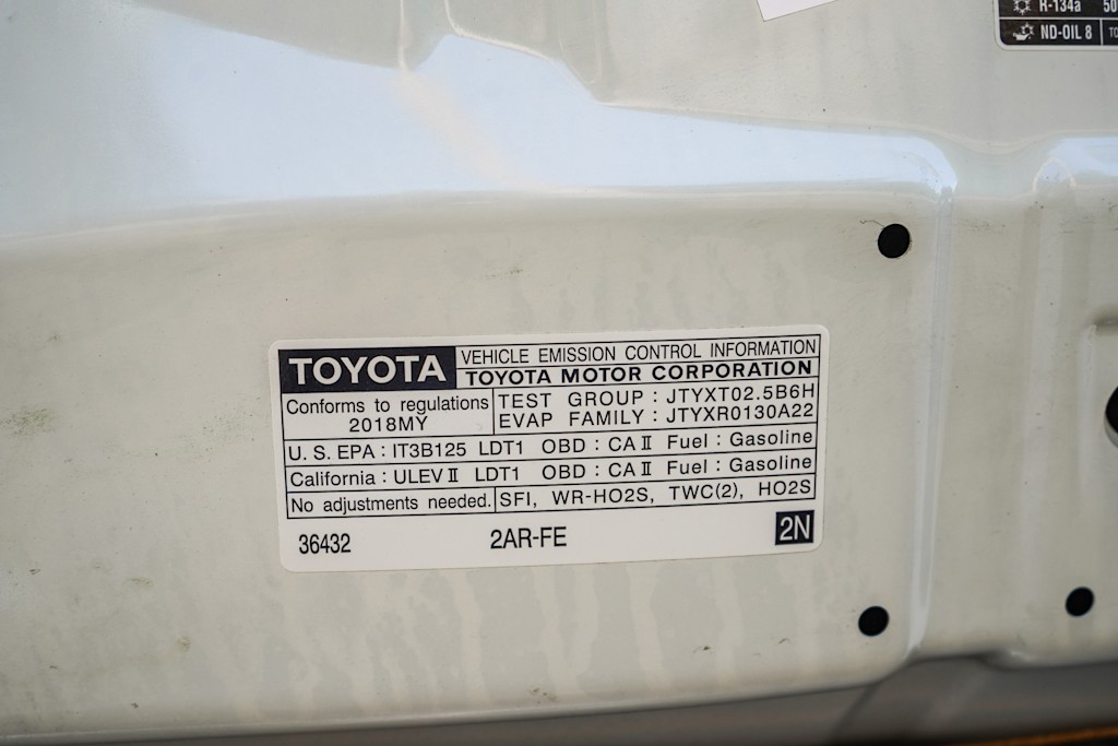 Thumbnail: 2018 Toyota RAV4 - 18