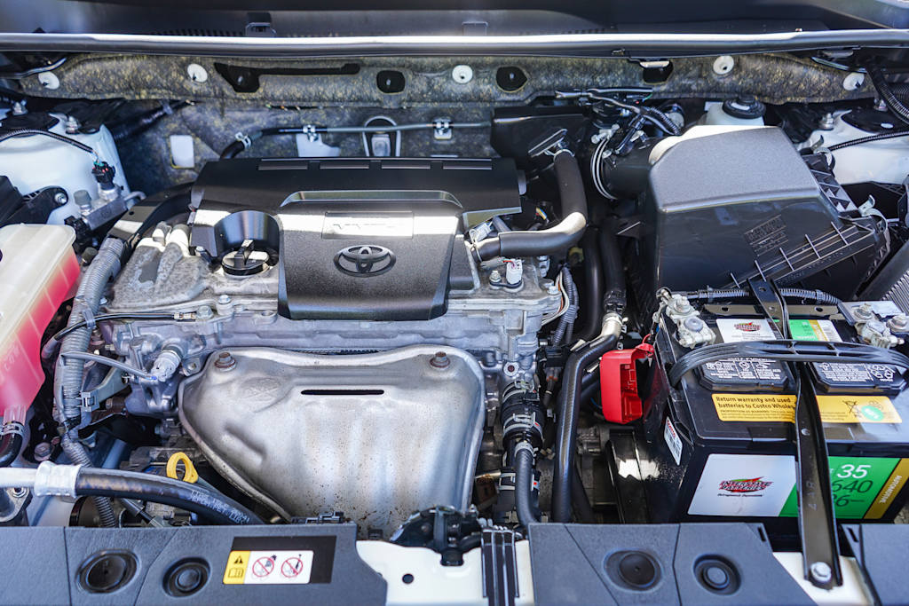 Thumbnail: 2018 Toyota RAV4 - 8