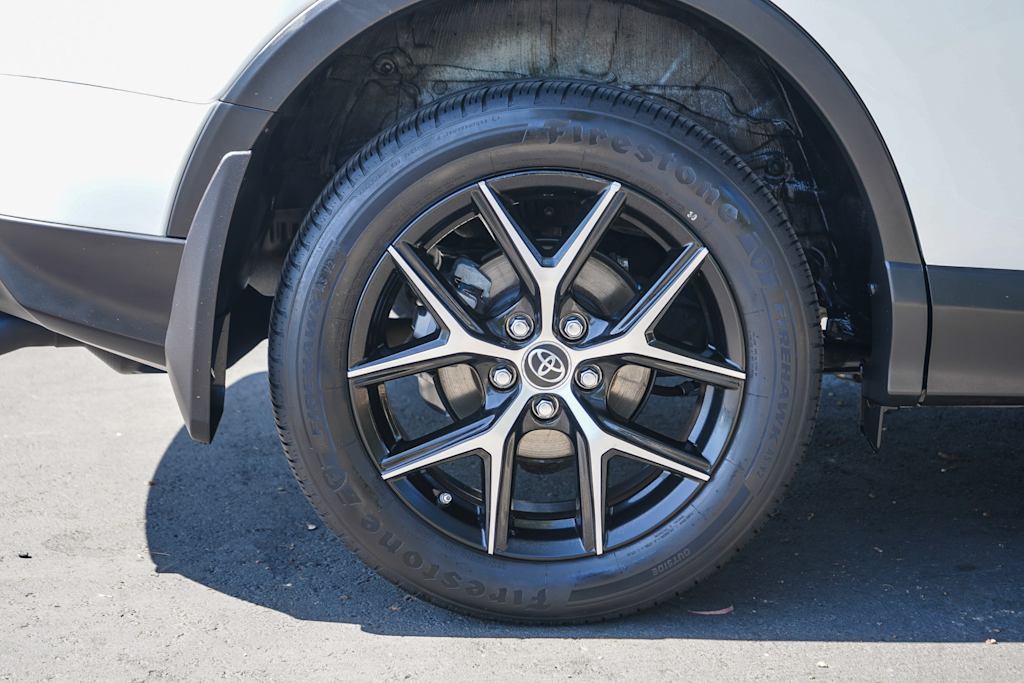 Thumbnail: 2018 Toyota RAV4 - 7