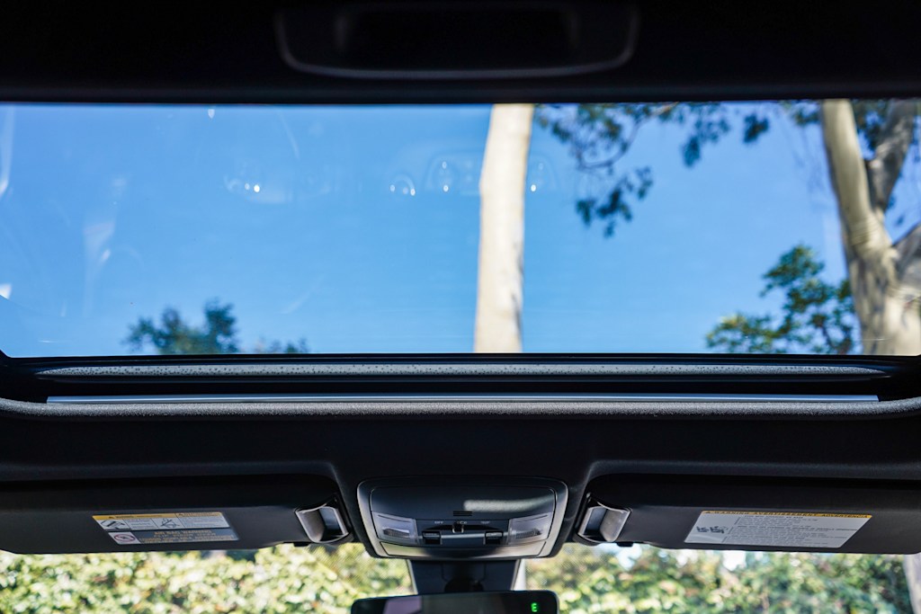 Thumbnail: 2018 Toyota RAV4 - 25