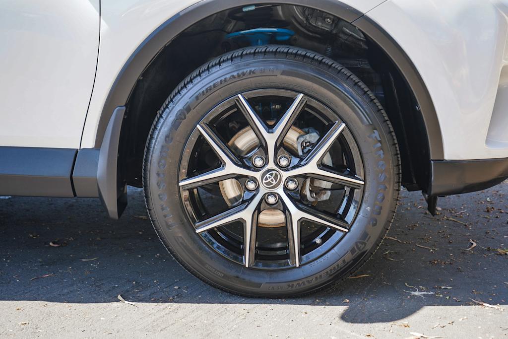 Thumbnail: 2018 Toyota RAV4 - 22
