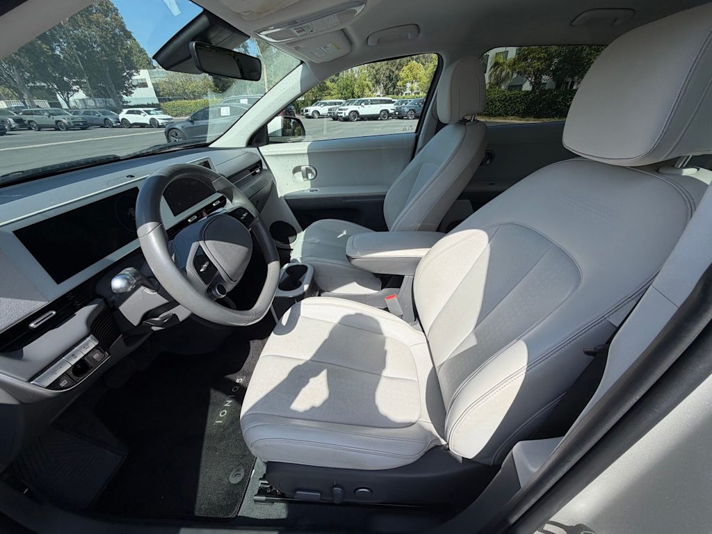 Thumbnail: 2023 Hyundai Ioniq 5 - 4