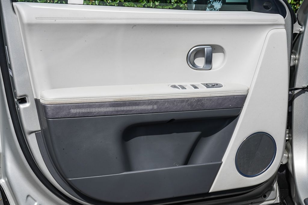 Thumbnail: 2023 Hyundai Ioniq 5 - 22