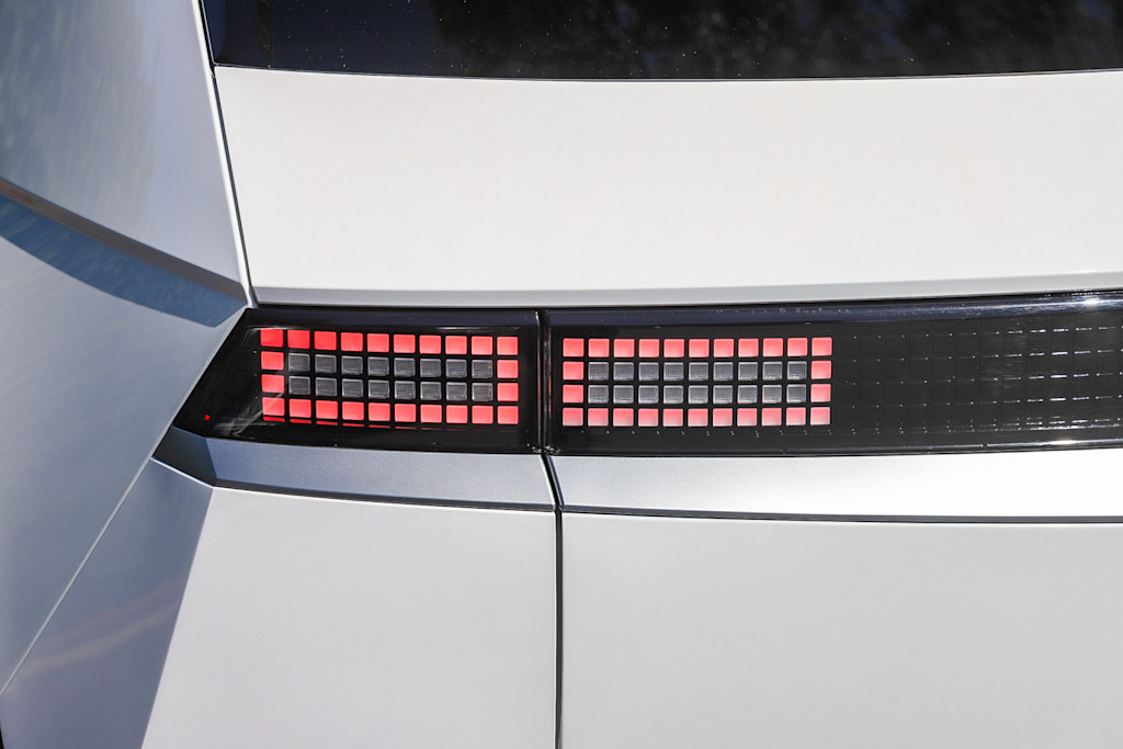 Thumbnail: 2024 Hyundai Ioniq 5 - 19