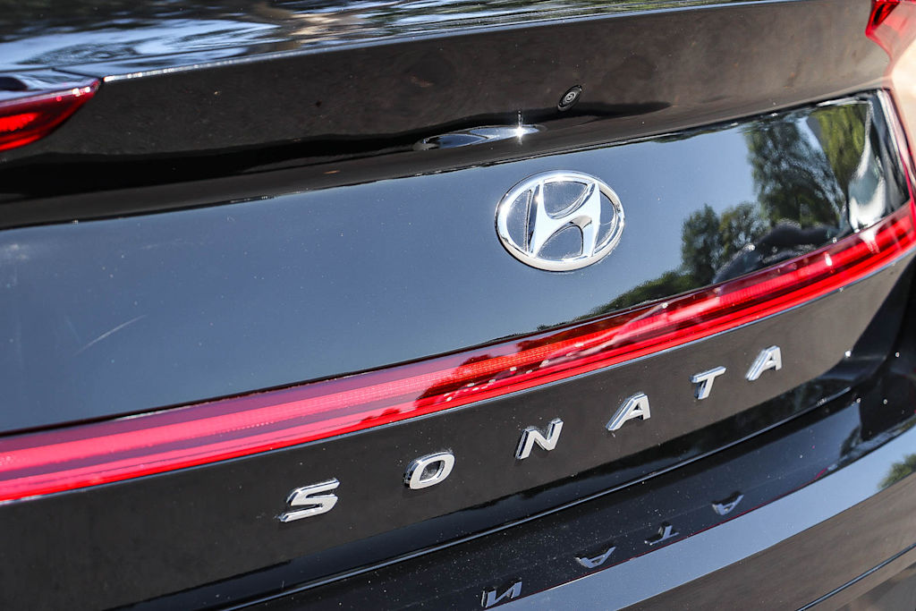 Thumbnail: 2023 Hyundai Sonata - 17